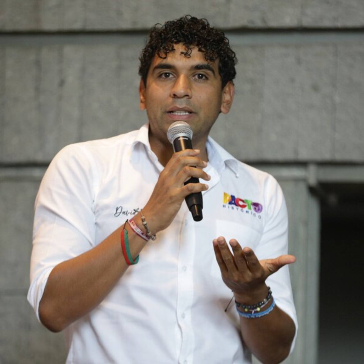 Presidente de la Cámara retira vehículos de varios funcionarios para reducir costos