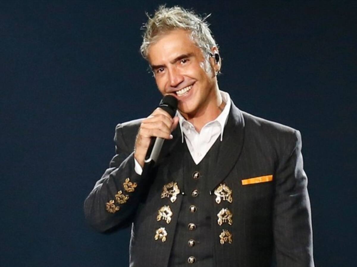 Alejandro Fernández no ocultó su felicidad al enterarse que tendrá otra nieta