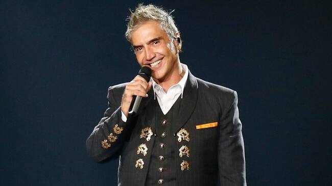Alejandro Fernández se presenta en el Mandalay Bay Events Center . Foto: Getty Images/Gabe Ginsberg