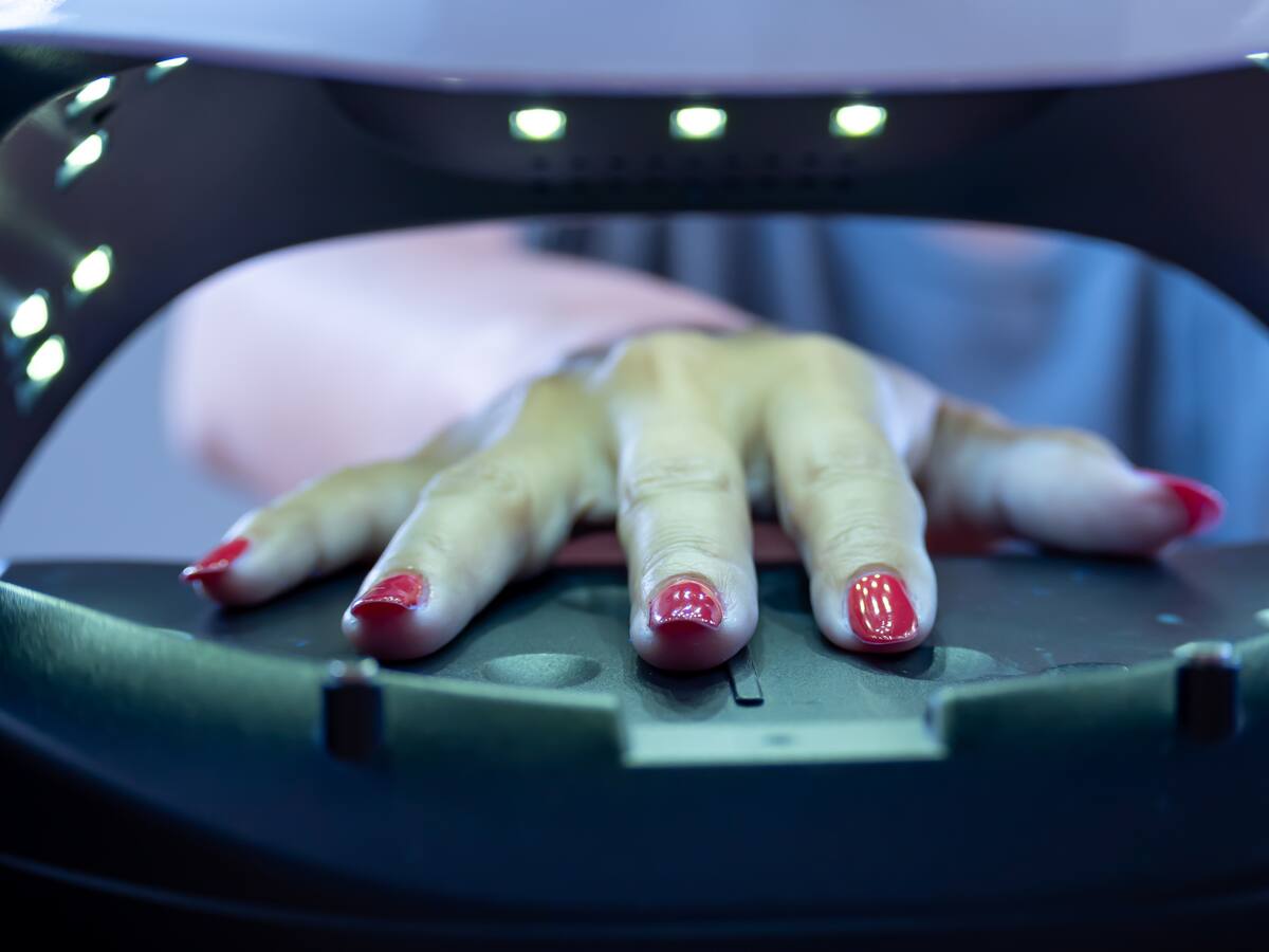 Luisa Galindo: Alerta por riesgos de las uñas semipermanentes