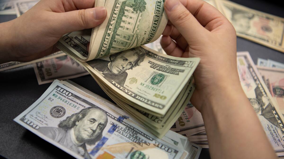 Dólar cerró este jueves rozando los $4.400