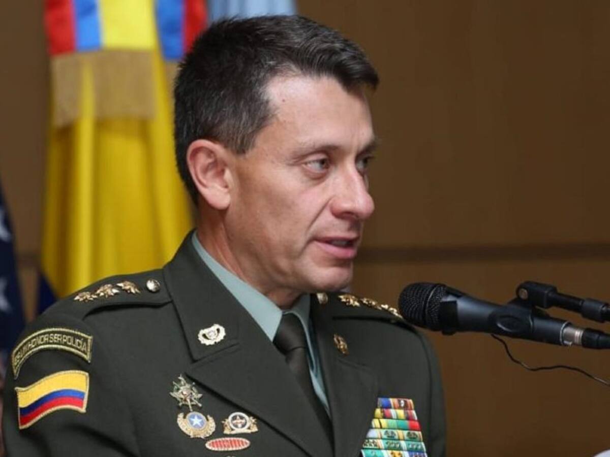 Por mensajes “machistas”, piden renuncia de director de la Policía