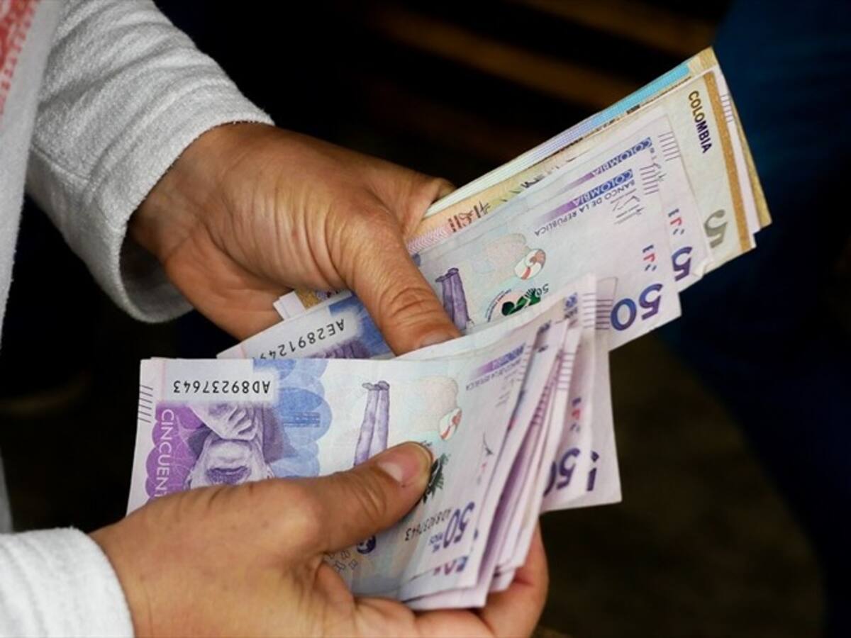 Figuras del fútbol colombiano protestan contra reforma tributaria