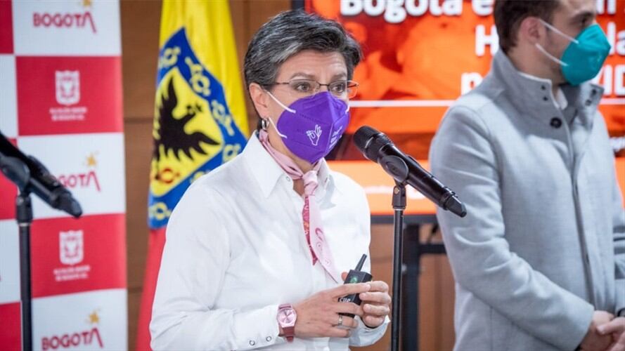 Claudia López pide excusas a manifestantes por no comprender sus reclamos. Foto: Colprensa