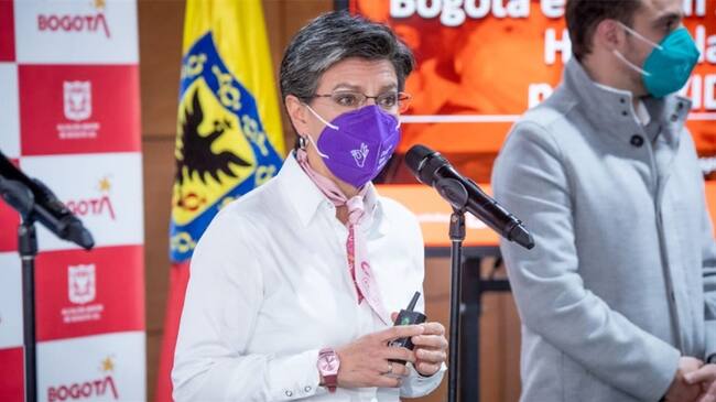 Claudia López pide excusas a manifestantes por no comprender sus reclamos. Foto: Colprensa