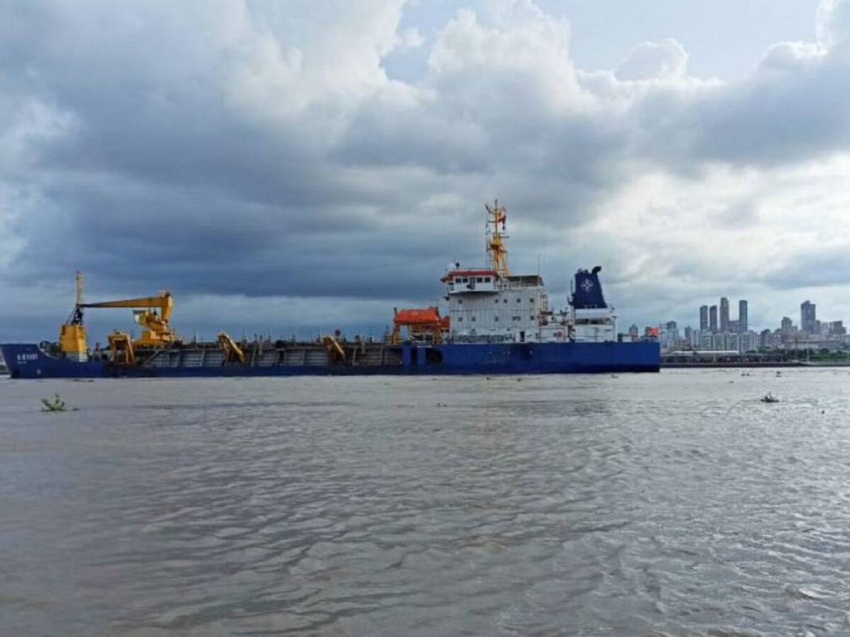 Por malas condiciones en Puerto de Barranquilla, buque venezolano permanece fondeado