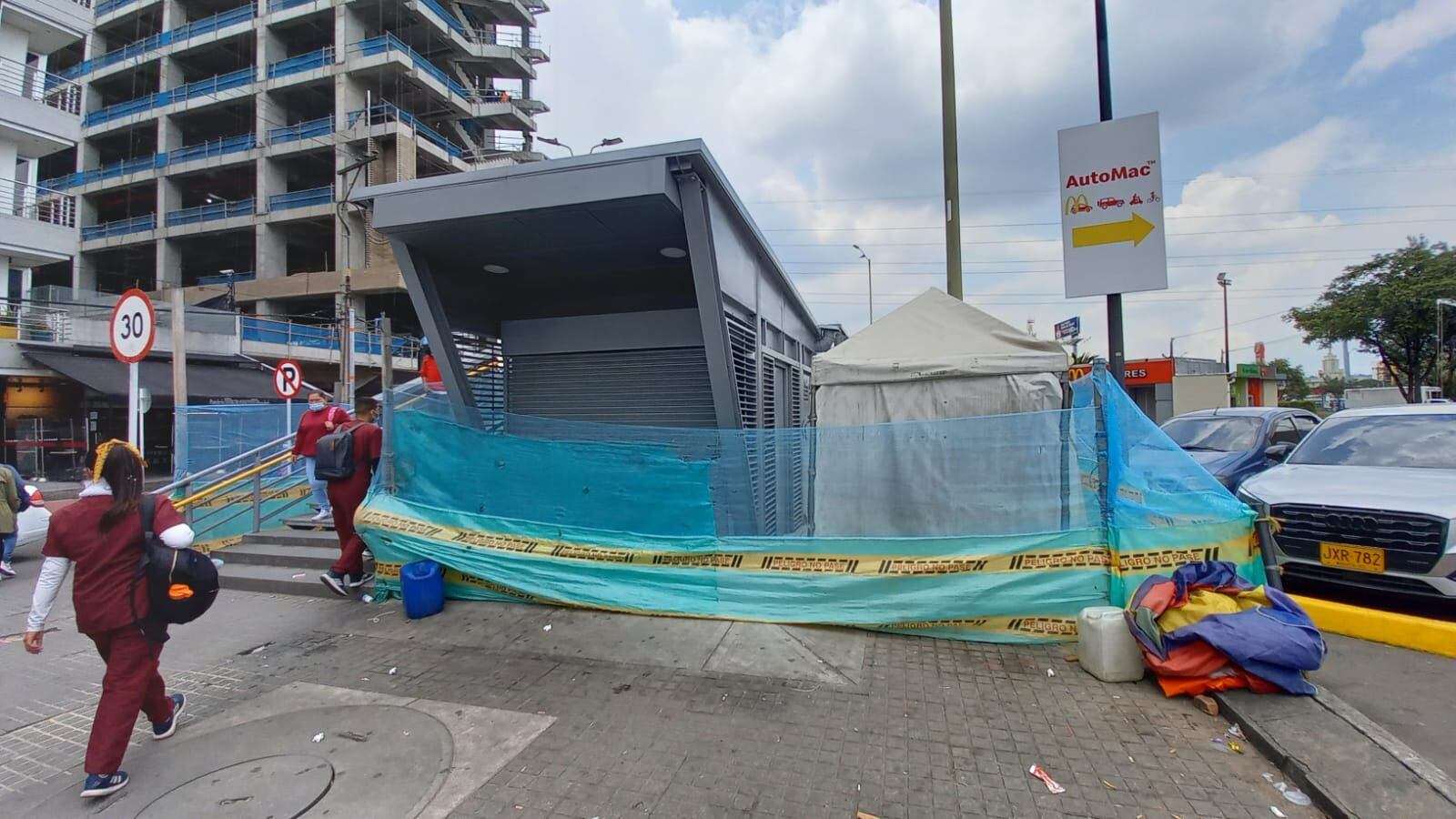 Denuncian que contrato para construir nuevas taquillas de Transmilenio está paralizado. Foto: cortesía