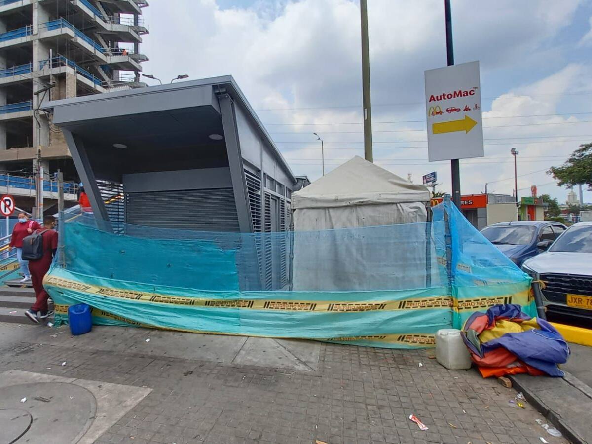 Denuncian que contrato para construir nuevas taquillas de Transmilenio está paralizado