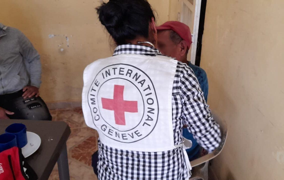 Liberan a dos personas secuestradas por disidencias de las Farc en el Cauca. Foto: Cruz Roja.