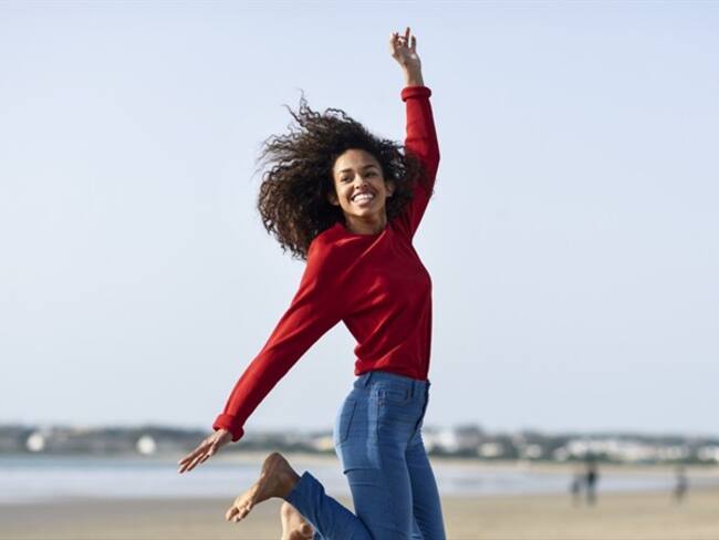 ¿A usted qué le hace saltar de alegría?. Foto: Getty Images / WESTEND61