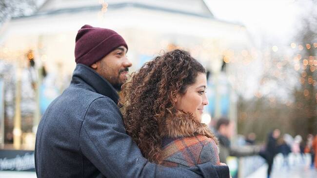 Las parejas que viajan juntas disfrutan de una conexión más profunda. Foto: Bang Media