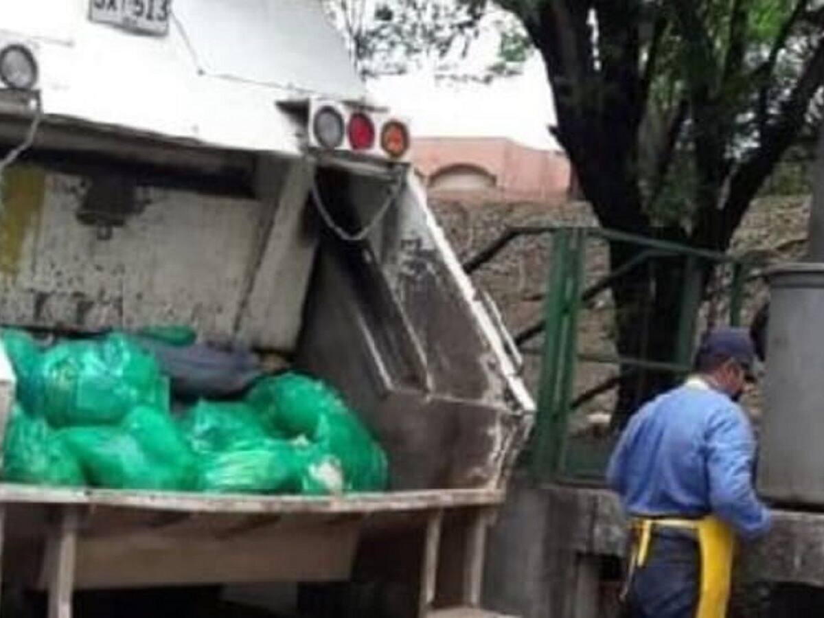 Roban vehículo para la recolección de residuos sólidos en El Zulia