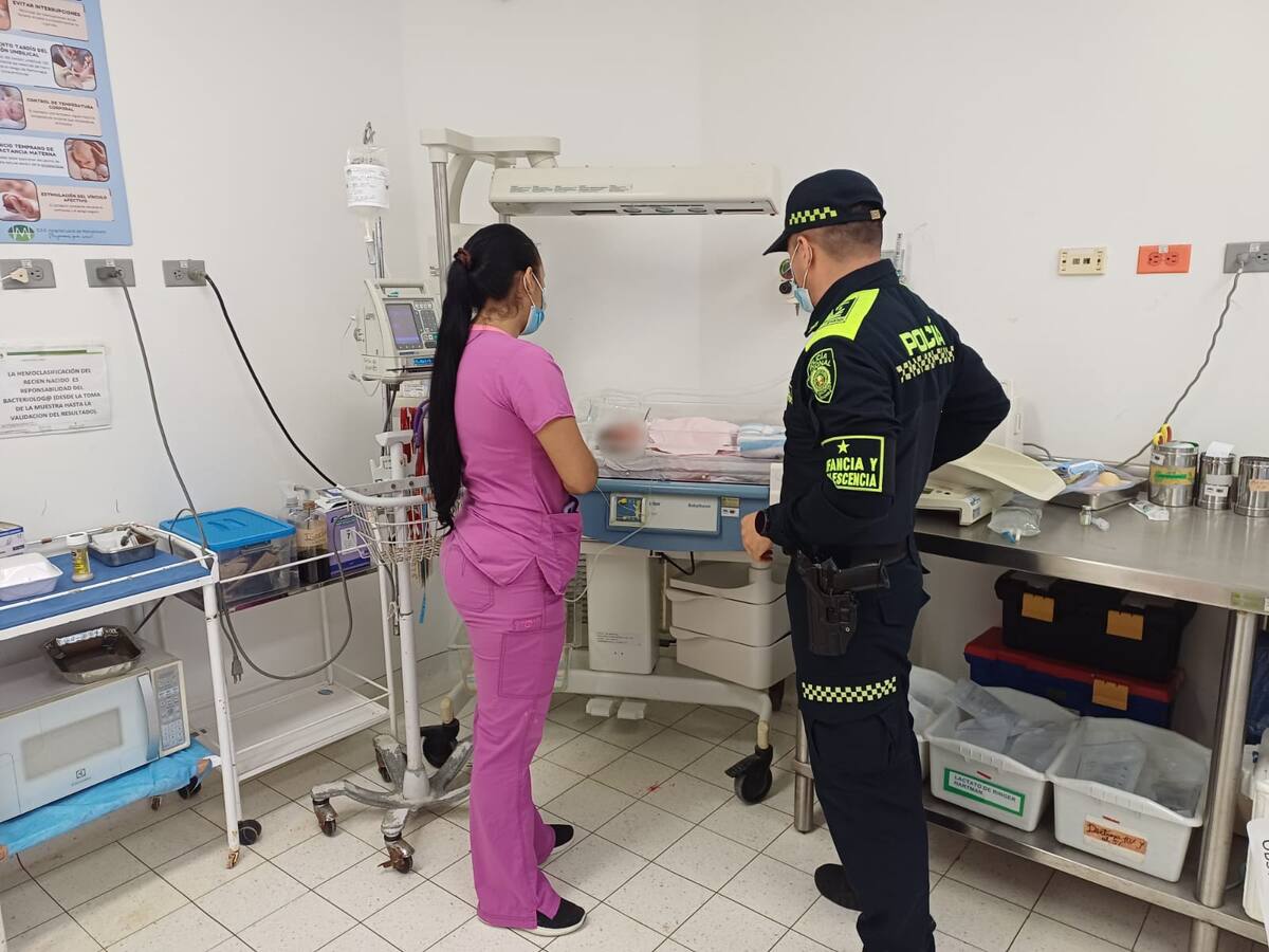 La Policía rescató a bebé recién nacida que fue abandonada en un lote baldío en Montelíbano, Córdoba