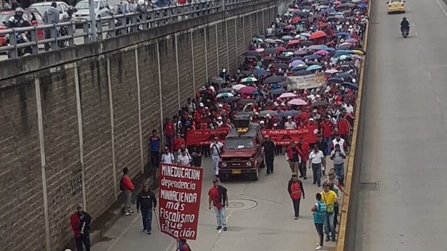 Organizaciones sindicales, sociales, campesinos, estudiantes, docentes y trabajadores se concentraron en la Glorieta de la Chirimía. Foto: Cortesía Sucesos Cauca