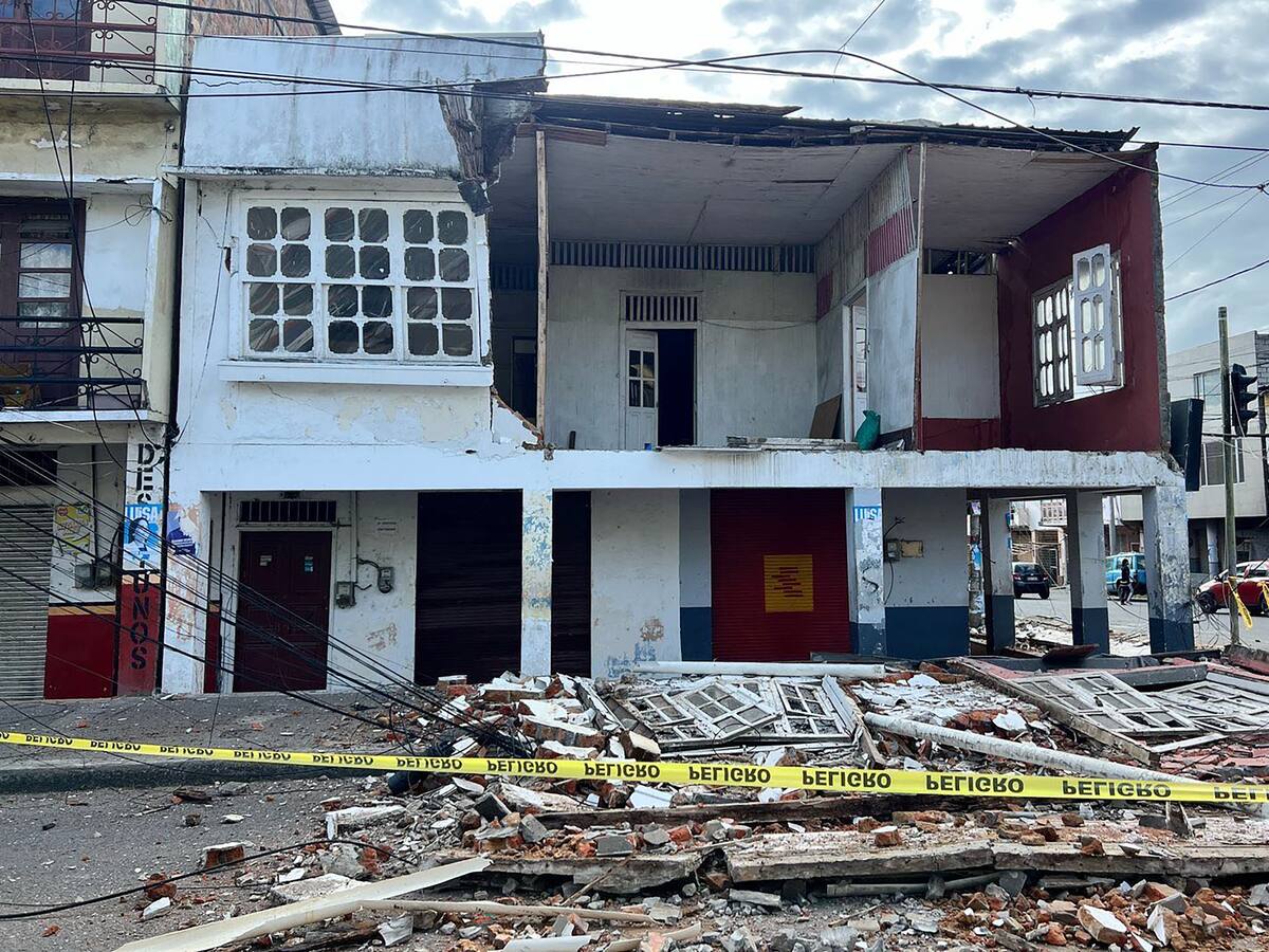 Al menos 20 heridos y 60 viviendas afectadas tras sismo de magnitud 6 en Ecuador