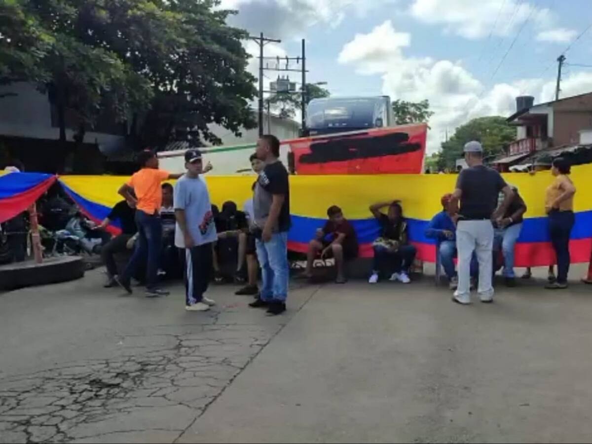Protestas en la Ruta del Sol en Puerto Boyacá por mala condición de la vía