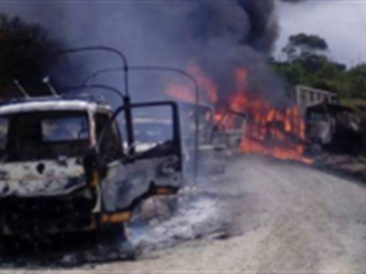 Al menos 6 muertos y 180 vehículos atacados deja el paro armado por el Clan del Golfo