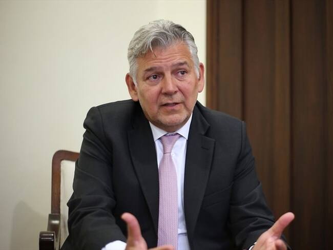 El presidente de Fenalco, Jaime Cabal, le propuso al Gobierno que permita la realización de eventos de más de 50 personas. Foto: Colprensa / ÁLVARO TAVERA