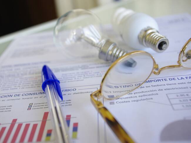 The price of electricity, the bill light