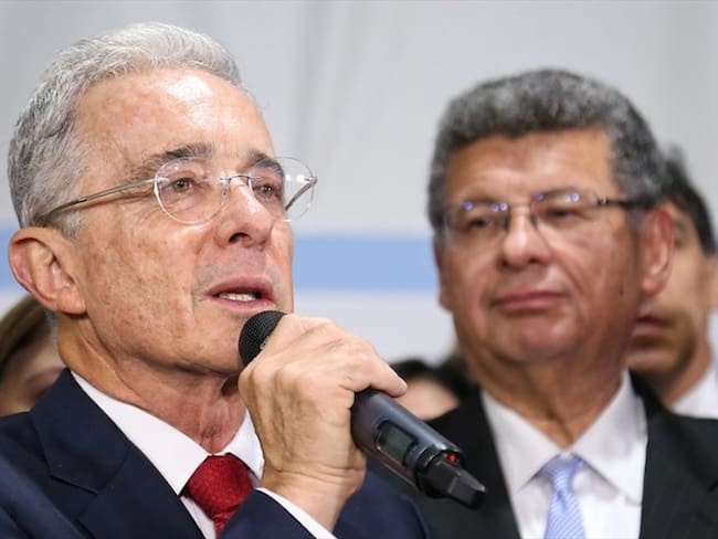Los argumentos por los que demandarán por pérdida de investidura al senador Álvaro Uribe
