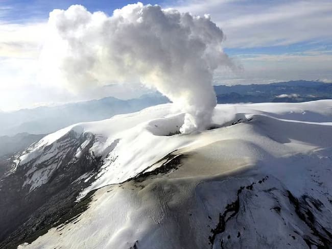 Crédito: Volcán Nevado del Ruiz. (Photo by Handout / Colombian Geologic Service / AFP) / HANDOUT