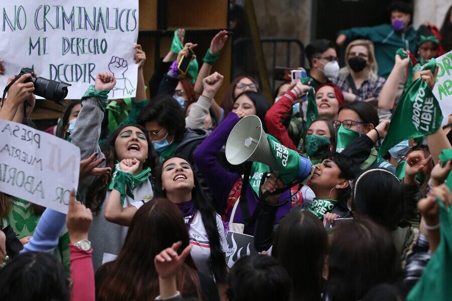 Despenalización del aborto hasta los seis meses desata controversia en el Congreso. Foto: Colprensa