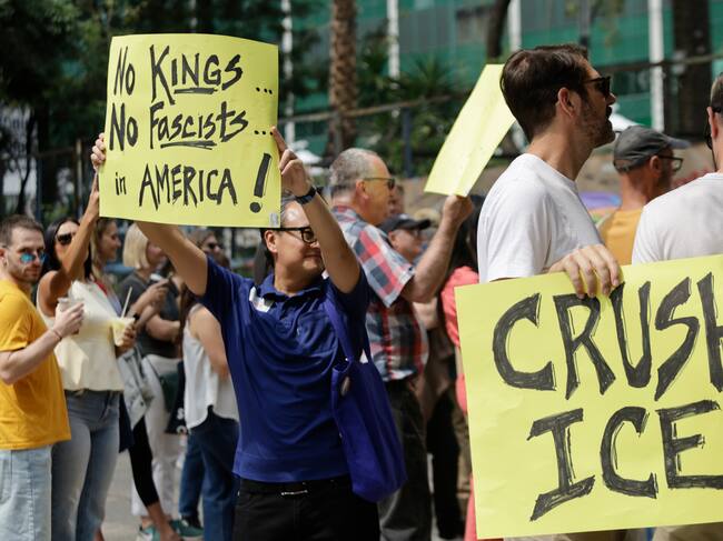 Protestas de estadounidenses contra ICE. Foto: Gerardo Vieyra/NurPhoto via Getty Images