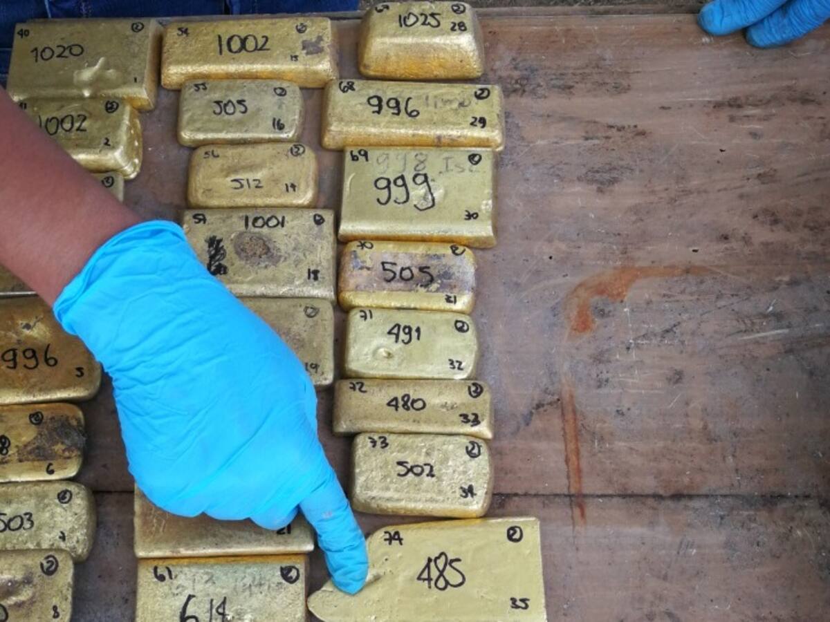 Más de 2.700 millones de pesos recaudó Gobierno por nueva subasta de oro de ex Farc