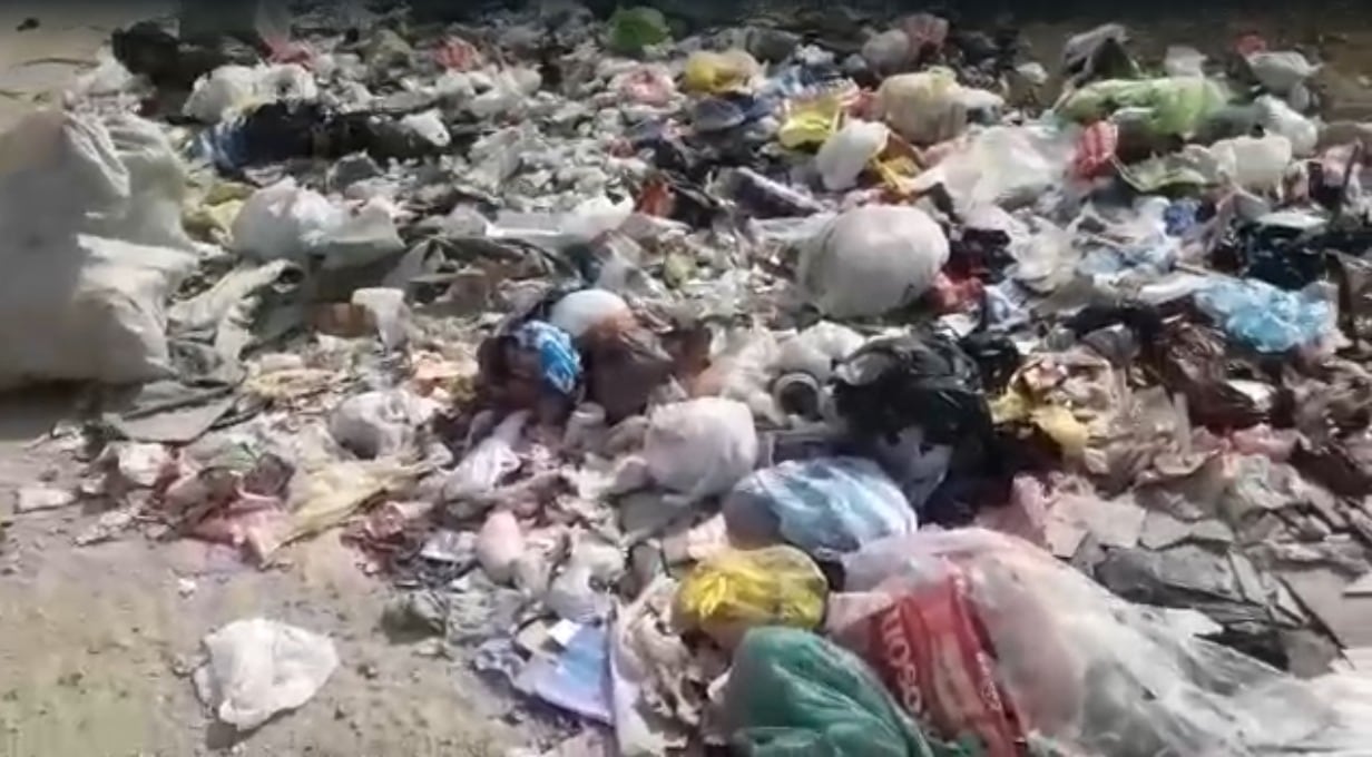 Barrio Ciudadela de Paz en Barranquilla está sin alcantarillado y ahogado en basuras. Foto suministrada