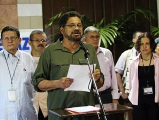 Las Farc insisten en que expertos extranjeros revisen informe de memoria histórica