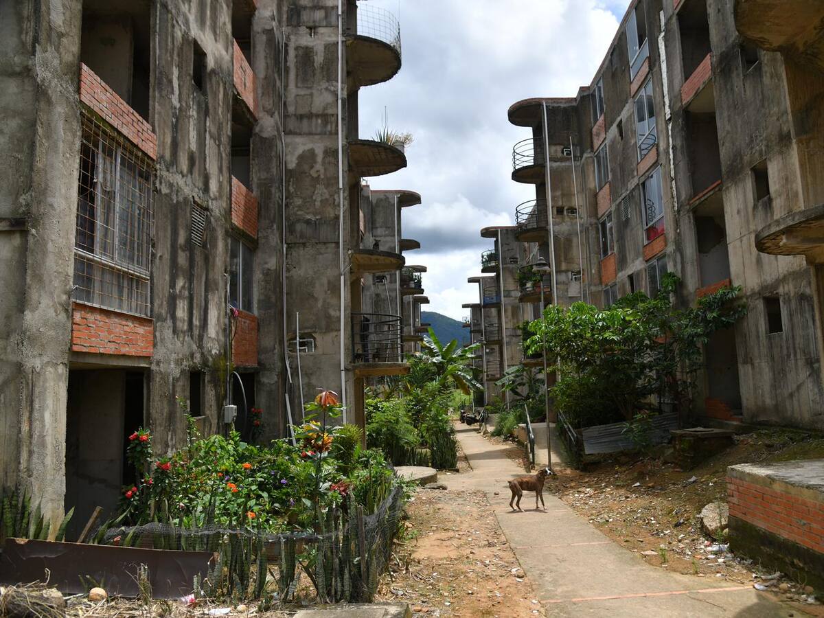Ciudadanos de Yopal denuncian ‘elefante blanco’: llevan más de 10 años esperando una vivienda digna