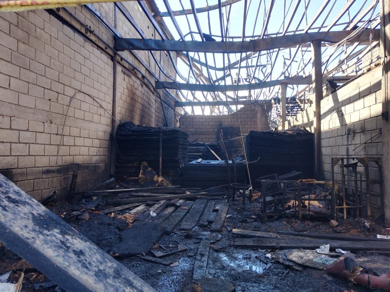 Incendio en una fábrica y bodega de muebles en Santa Marta/ Alcaldía de Santa Marta 
