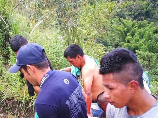 Encuentran un cadáver tras caída de puente en Inzá, Cauca. Foto: Defensa Civil.