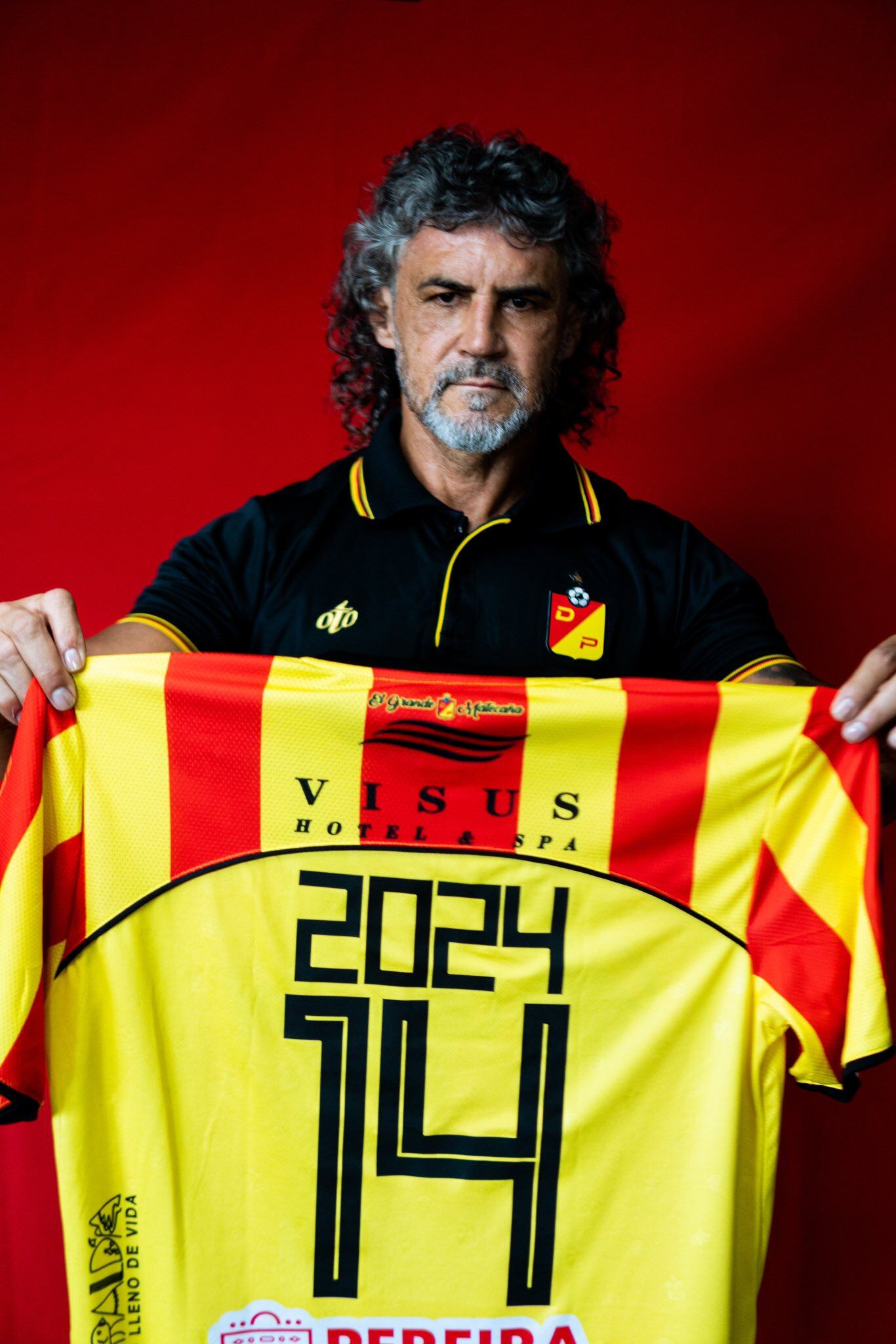 Leonel Álvarez es el nuevo director técnico del Deportivo Pereira. Foto: Twitter oficial Deportivo Pereira.