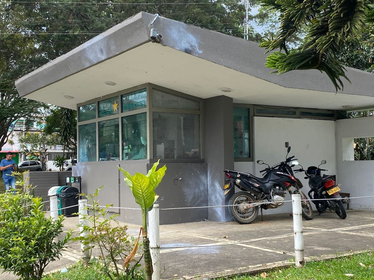 Encapuchados atacaron con elementos explosivos un CAI en Popayán