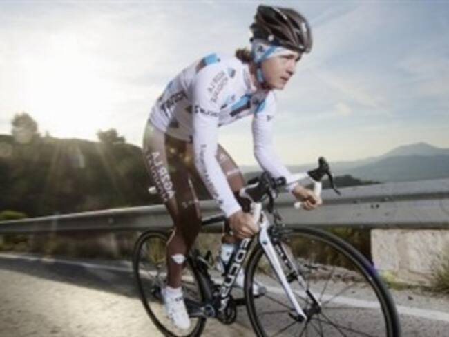 El colombiano Carlos Betancur asumió el liderato de novatos en el Giro de Italia