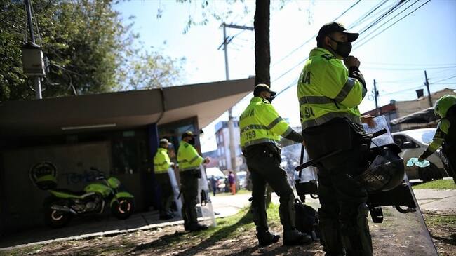 Durante una intervención en la Plenaria del Senado, el ministro de Defensa, Carlos Holmes Trujillo, admitió que miembros de la Policía mataron al abogado Javier Ordóñez. Foto: Colprensa / SERGIO ACERO