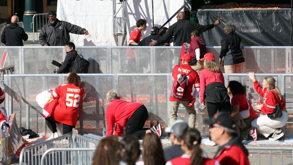 Dos hombres fueron acusados de asesinato por tiroteo en desfile del Super Bowl