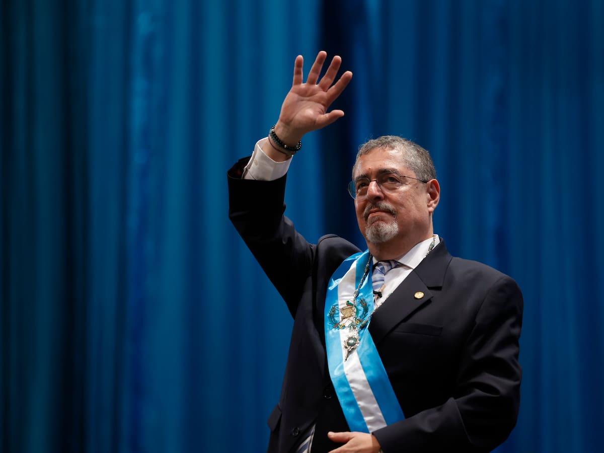 El presidente de Guatemala busca reforma de ley para remover a la fiscal general