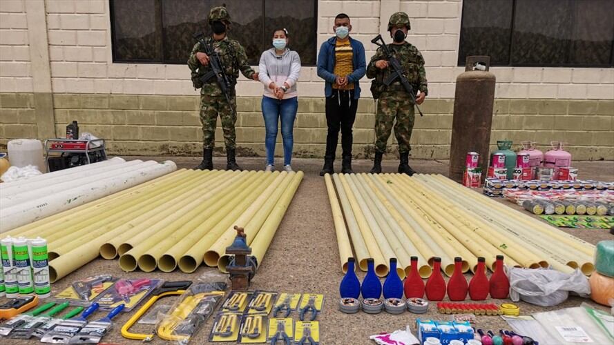 Capturan a dos personas con cerca de 800 artefactos explosivos en zona rural de Tierralta.Foto:Ejército.