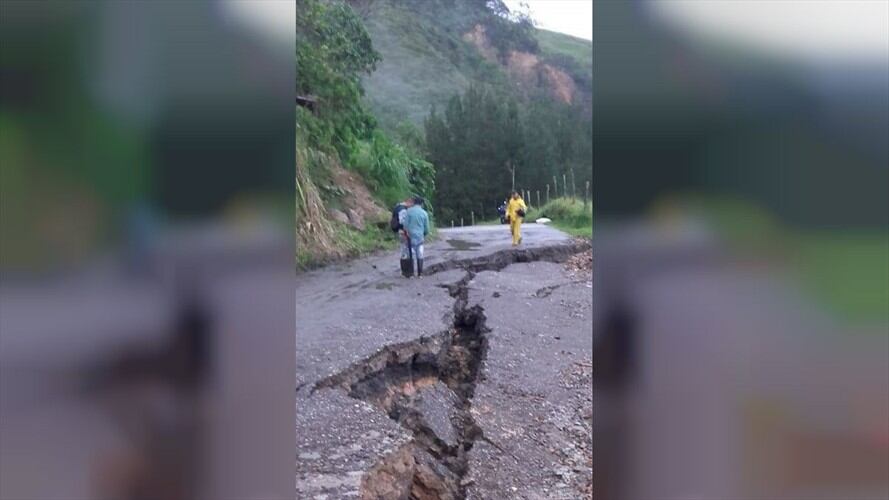 Las lluvias en el departamento de Caldas también han generado derrumbes en diferentes vías. Foto: Colprensa