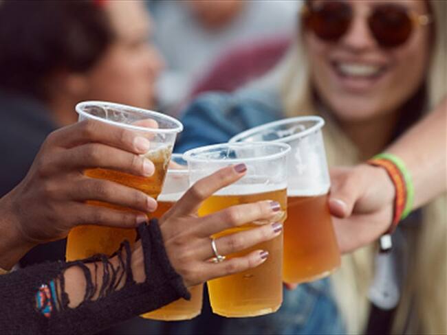 ¿Qué es la 'ebriorexia' y por qué afecta principalmente a los jóvenes?