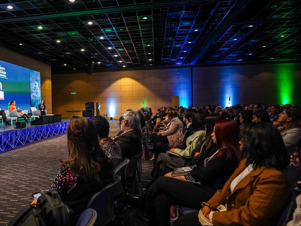 Conectar territorios y sociedad: El Futuro de la Educación en Colombia