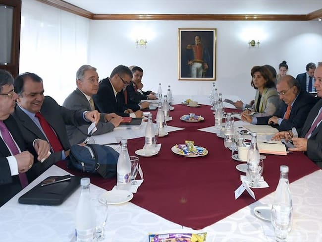 Segunda reunión entre los voceros del &quot;No&quot; y los delegados del presidente Santos para la revisión de parte de los acuerdos de La Habana. Foto: Colprensa/Javier Casella