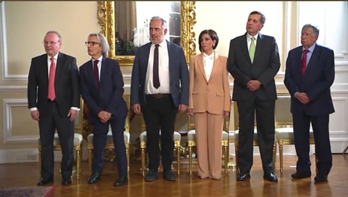 Posesión de seis embajadores de Colombia. Foto:  Transmisión de Presidencia.