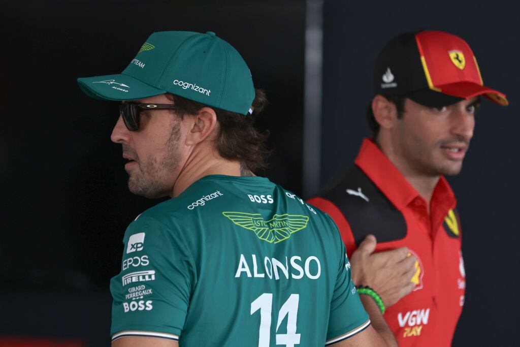 Fernado Alonso y Carlos Sainz  (Photo by Qian Jun/MB Media/Getty Images)