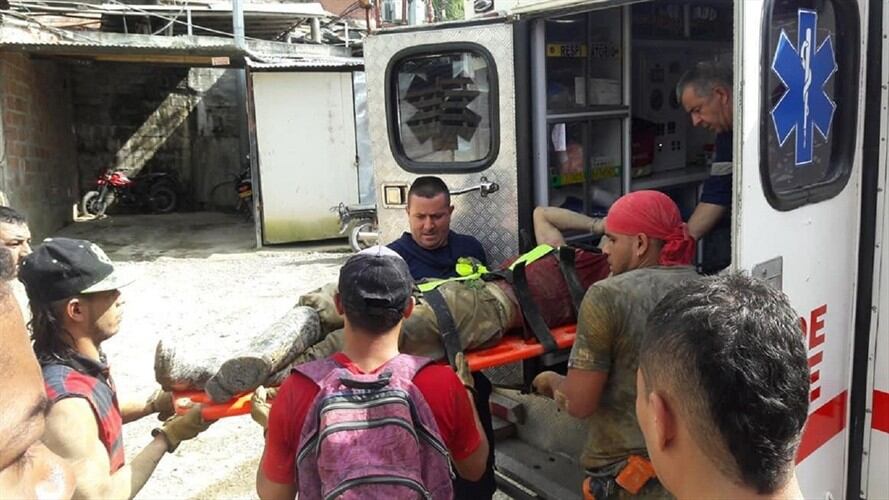 Mineros heridos en una mina de Marmato, Caldas. Foto: Tomada del perfil de Facebook de Bomberos Marmato, Caldas.