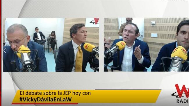 Panelistas en el Debate de La W . Foto: La WCon Vicky Dávila