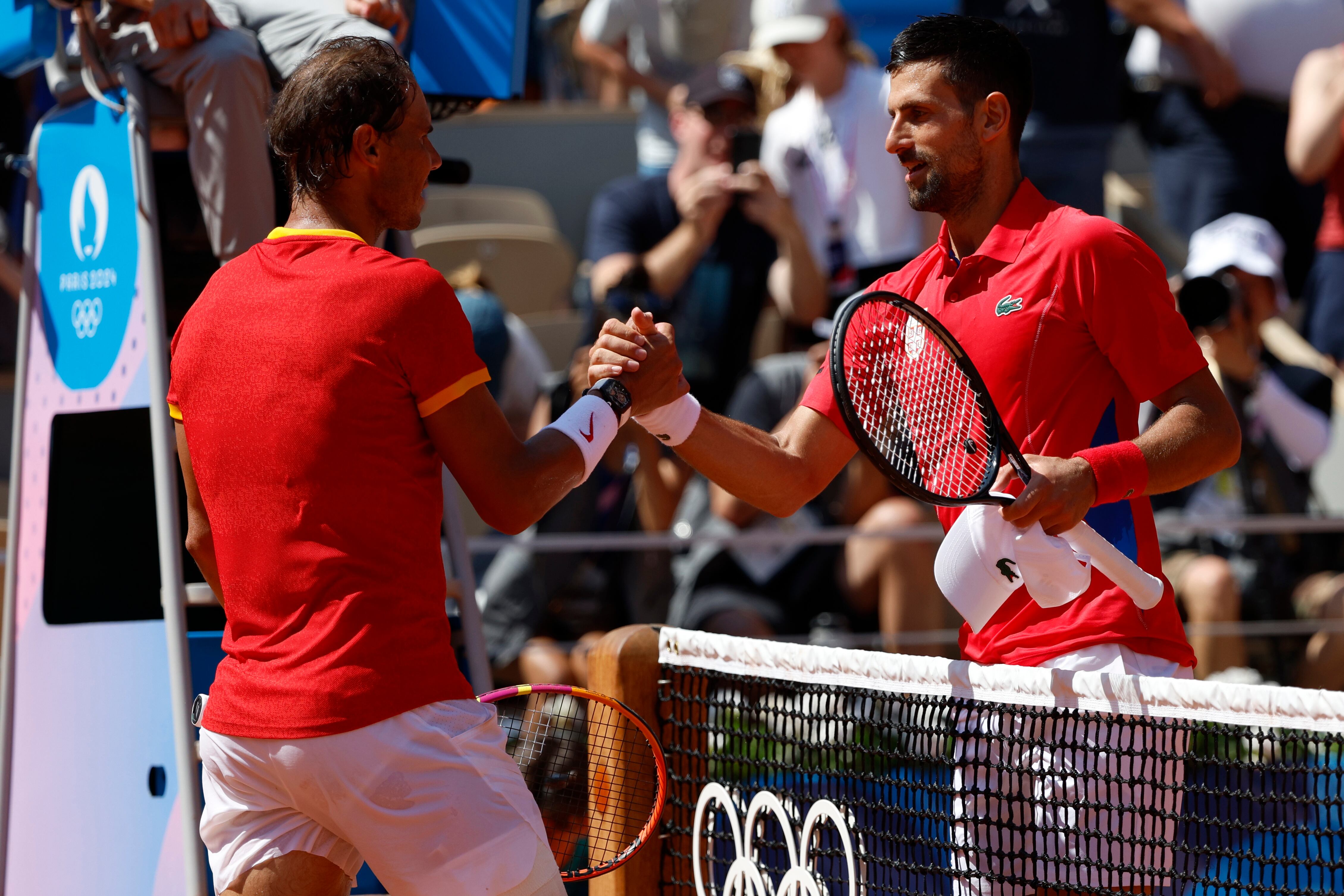 Rafa Nadal y Novak Djokovic. Foto: EFE/EPA/FRANCK ROBICHON