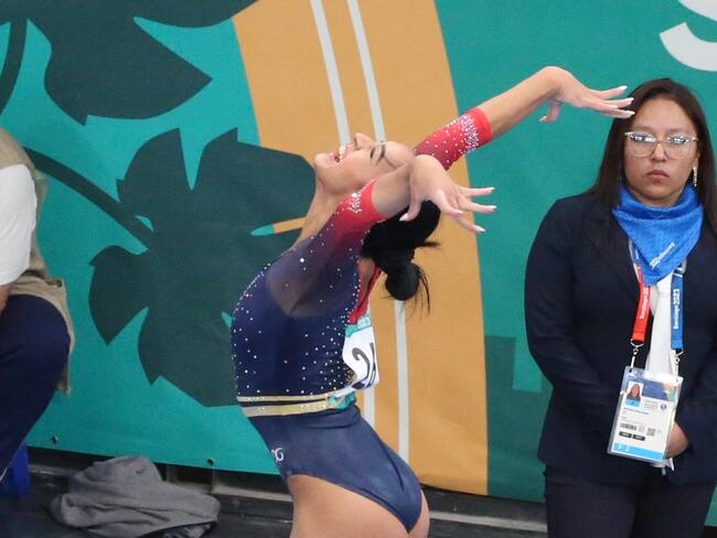 Luisa Blanco, en la rutina que le dio su clasificación a los Juegos Olímpicos / Twiter: @OlimpicoCol.